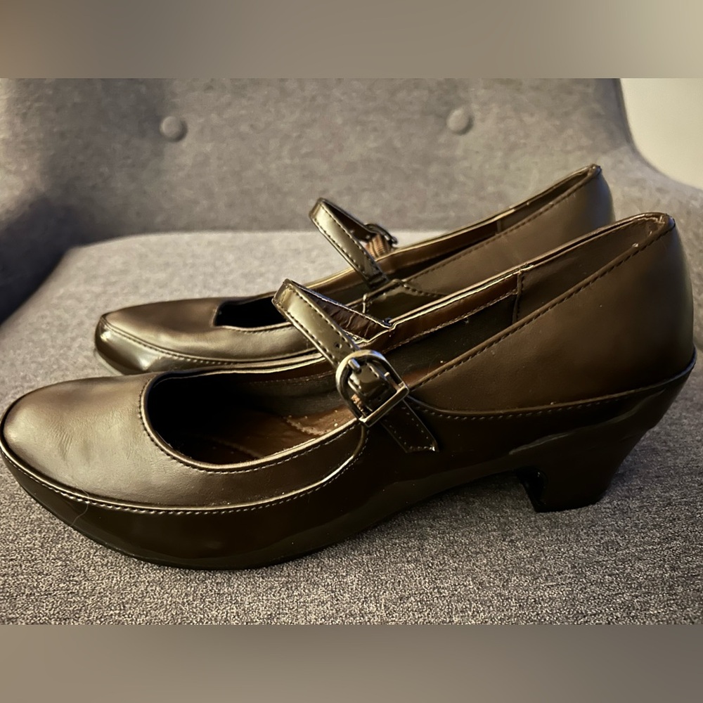 Angel step size 9 1/2 Brown Mary Jane Heels